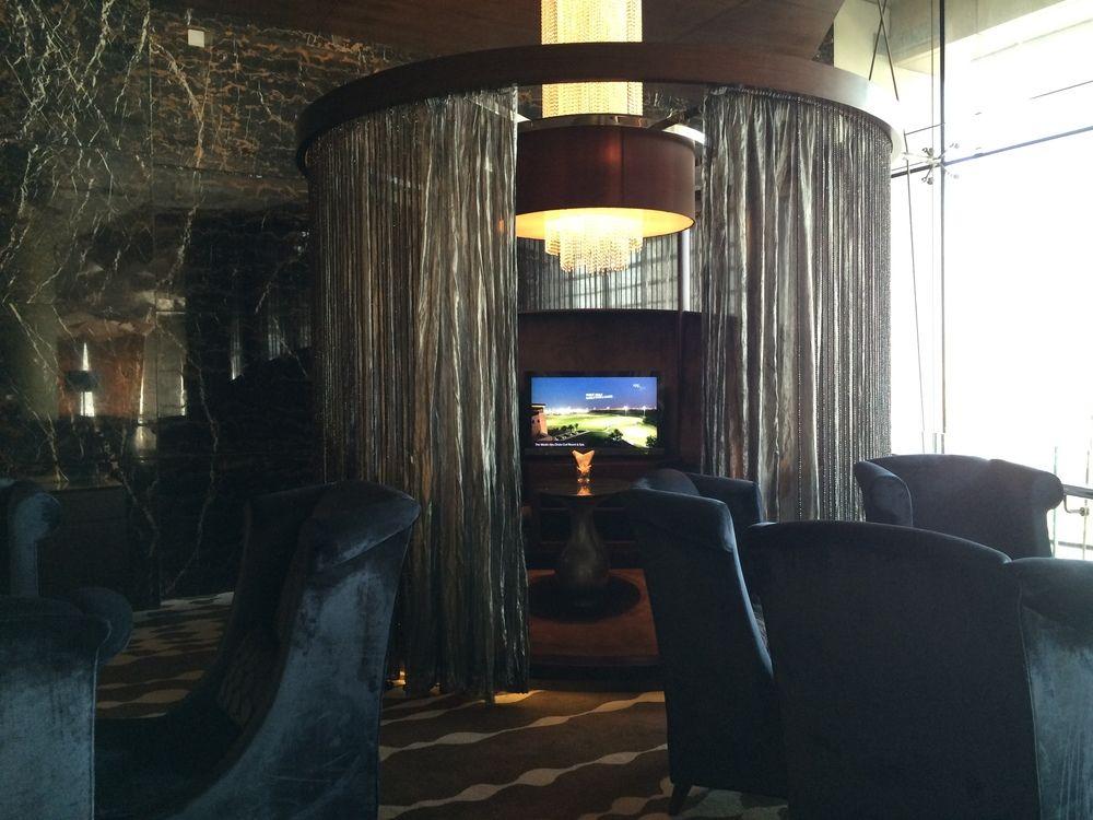 Le Méridien City Centre Bahrain Manama Exterior foto The lounge at the airport