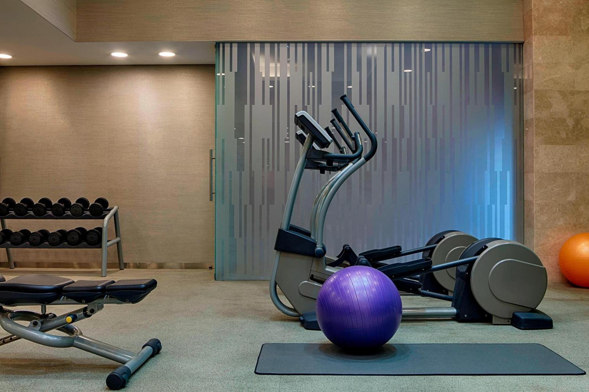Le Méridien City Centre Bahrain Manama Exterior foto A typical gym